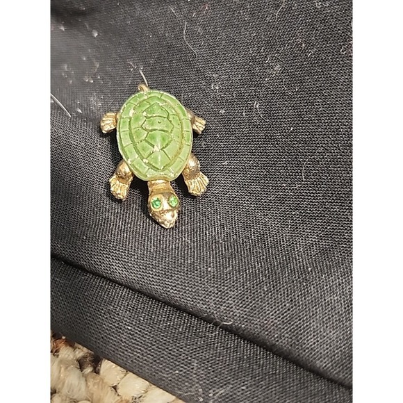 Vintage Green Enamel Turtle Tortoise Brooch Pin Green Eyes 1" - Picture 2 of 4